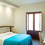 بيت ضيافة Palazzo Iaquinta - Rooms, Restaurant & Wellness 4*