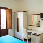 Palazzo Iaquinta - Rooms, Restaurant & Wellness بيت ضيافة 4*