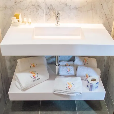 Palazzo Iaquinta - Rooms, Restaurant & Wellness