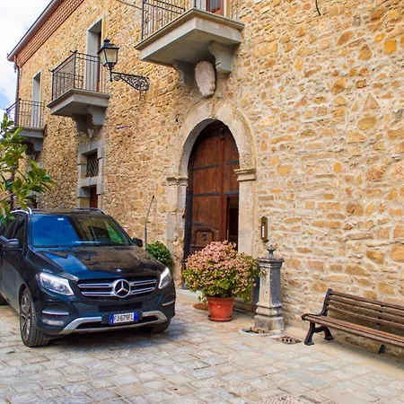 Palazzo Iaquinta - Rooms, Restaurant&wellness Affittacamere 4*